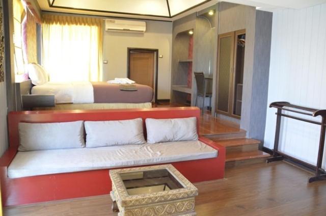 Baan Chalelarn Hotel Hua Hin Room photo